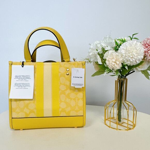 Coach C8417 Dempsey Tote 22 In Signature Jacquard In Gold/Retro Yellow Multi - Picture 3 of 10